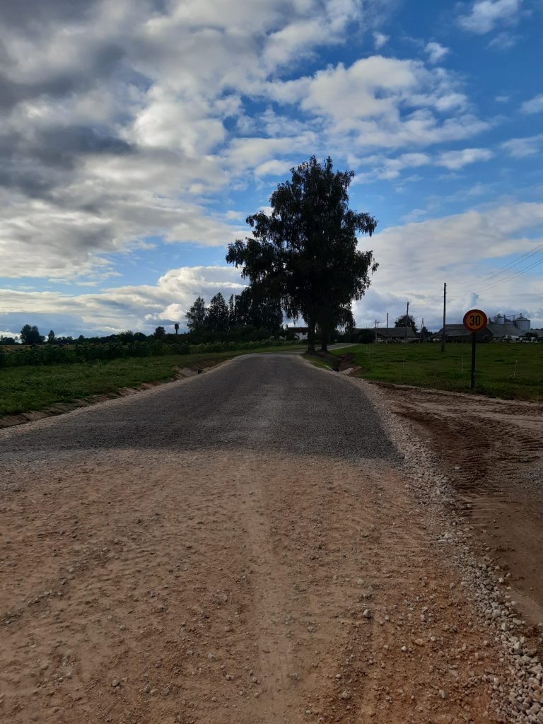 Septiņos novada pagastos turpinās lauksaimniekiem un uzņēmējiem svarīgu ceļu pārbūve