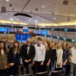 Eiropas Parlamenta Vēstnieku skolas dalībnieki vizītē pie EP viceprezidenta Roberta Zīles