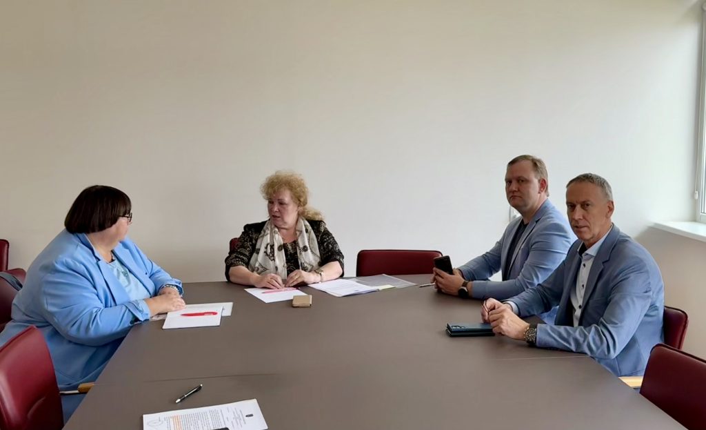 Izglītības un zinātnes ministrija saskaņo Alūksnes novada pašvaldības domes lēmumu par vienu vispārējās izglītības iestādi Alūksnes pilsētā