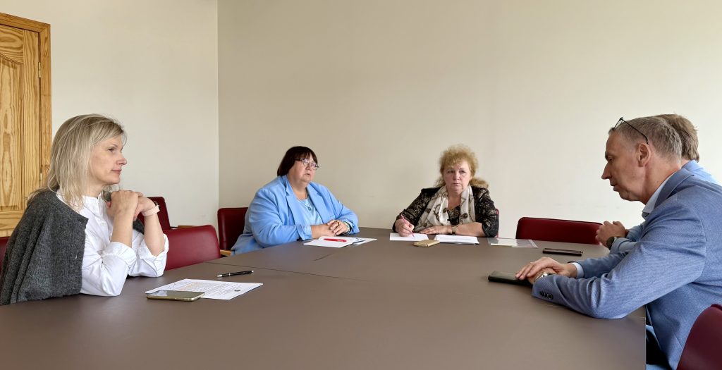 Izglītības un zinātnes ministrija saskaņo Alūksnes novada pašvaldības domes lēmumu par vienu vispārējās izglītības iestādi Alūksnes pilsētā