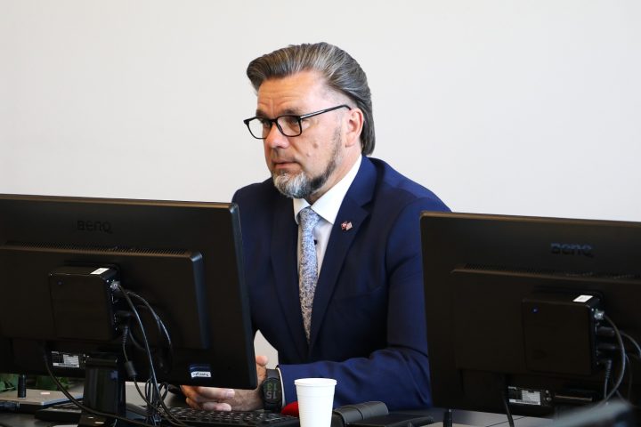 Alūksnes novada domes priekšsēdētāja vietnieka amatā ievēl Druvi Tomsonu