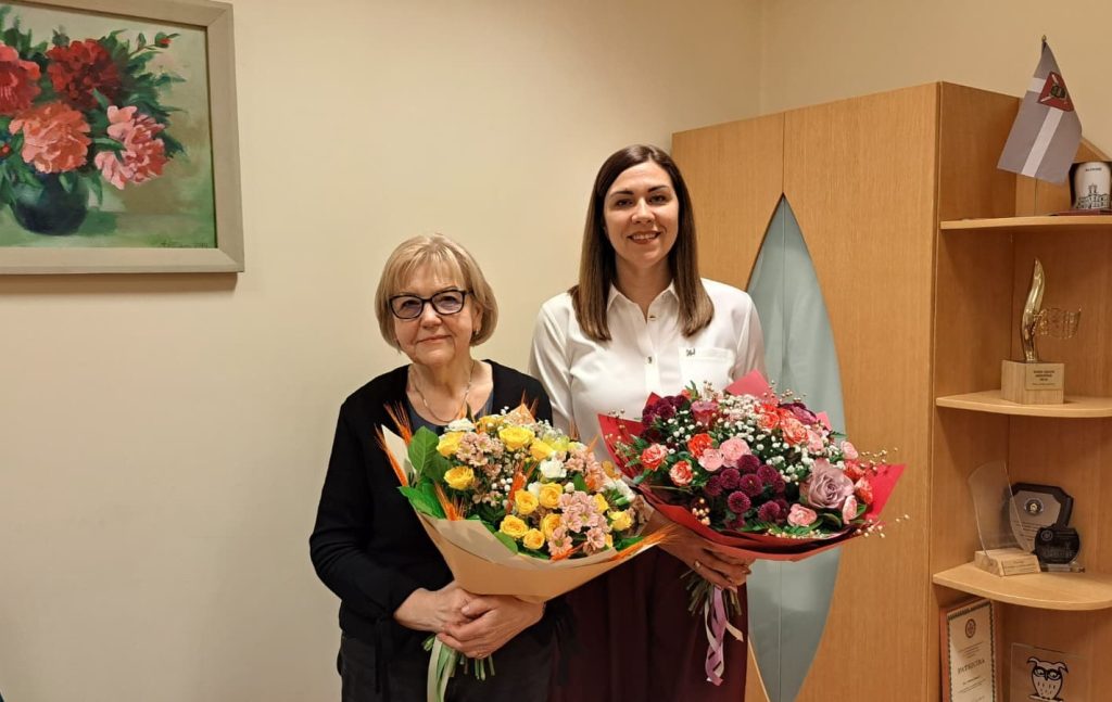 ATTĒLĀ: SIA “Alūksnes slimnīca” valdes priekšsēdētāja Maruta Kauliņa (no kreisās) un Anita Žukova, kura šo amatu ieņems no 2026. gada 1. janvāra