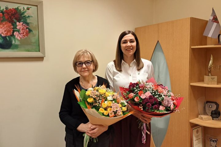 ATTĒLĀ: SIA “Alūksnes slimnīca” valdes priekšsēdētāja Maruta Kauliņa (no kreisās) un Anita Žukova, kura šo amatu ieņems no 2026. gada 1. janvāra