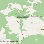 Karte ar ceļu V374 (Mežslokas-Čonkas-Dūre) Ilzenes pagastā, attēlots ar melnu punktētu līniju. Daļa ceļa ir iezīmēta sarkanā krāsā. Kartē redzama apdzīvotā vieta Jaunzemi un Gulbenes novads.