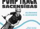Velosolutions Pump Track Sacensību plakāts ar jaunu zēnu ķiverē un melnā kreklā, braucot ar skrejriteni pa trasi. Teksts: VELOSOLUTIONS PUMP TRACK SACENSĪBAS, ALŪKSNE 1. AUGUSTS. Sacensību kategorijas ir VELO, INLINE, SKATE, SCOOTER, katrai blakus ir QR kods.