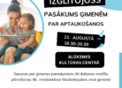 Smaidīga sieviete ar bērnu klēpī skatās planšetdatorā. Attēlā teksts: IZGLĪTOJOŠS PASĀKUMS ĢIMENĒM PAR APTAUKOŠANOS. 21. AUGUSTĀ 16.30-20.30 ALŪKSNES KULTŪRAS CENTRĀ. Sarunas par ģimenes paradumiem, MI ikdienas maltīšu plānošanas rīki, meistarklase līdzdarbojoties visai ģimenei. PASĀKUMS BEZ MAKSAS. Attēlā redzams arī Alūksne novads logo.