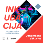 Sieviete ar VR brillēm un spilgtām, krāsainām gaismas takām ap rokām tumšā fonā, simbolizējot inovācijas. Attēlā redzams teksts: INKUBĀCIJA, PIESAKIES LĪDZ 24.SEPTEMBRIM un Uzņemšana sākusies. Apakšdaļā redzami LIAA, Eiropas Savienības un Nacionālā attīstības plāna 2027 logo.